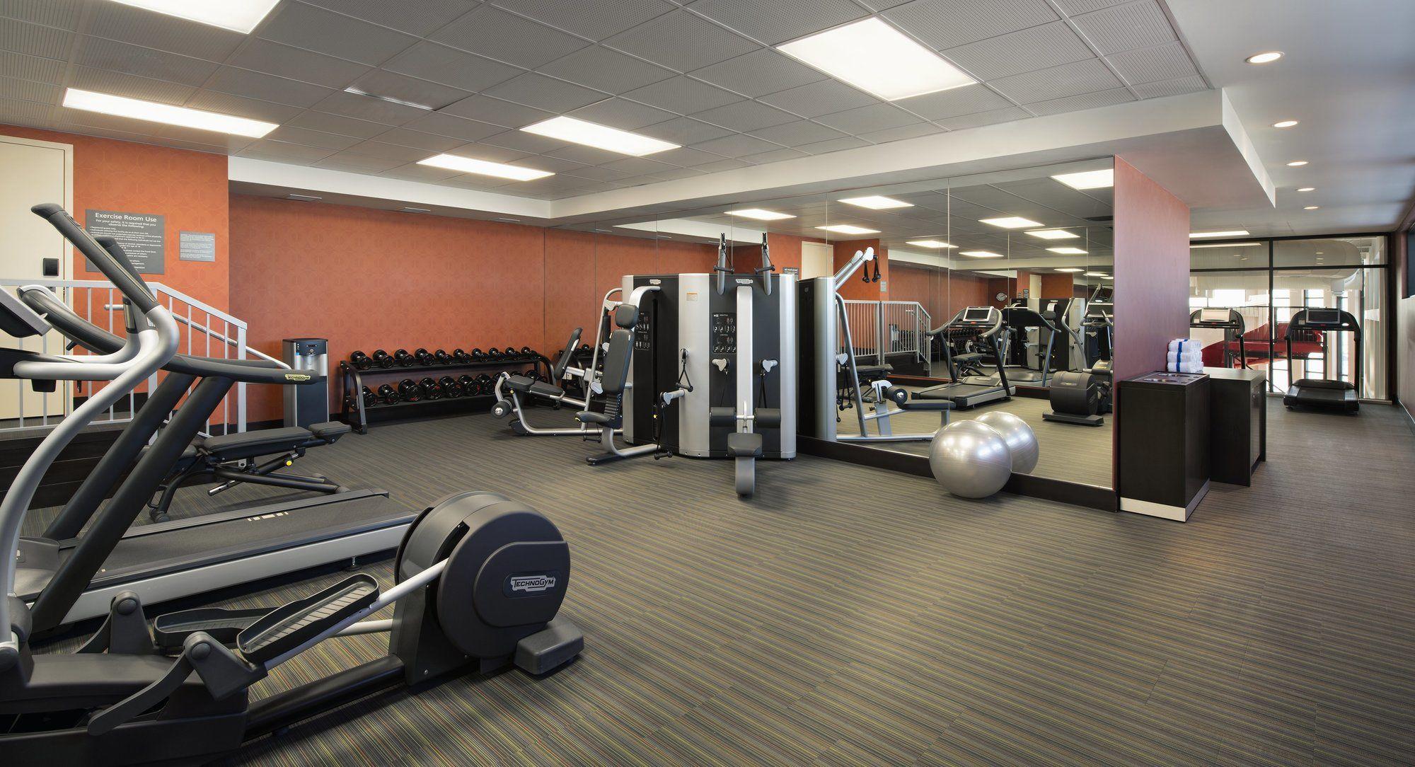 Courtyard By Marriott Calgary South Hotel Ngoại thất bức ảnh