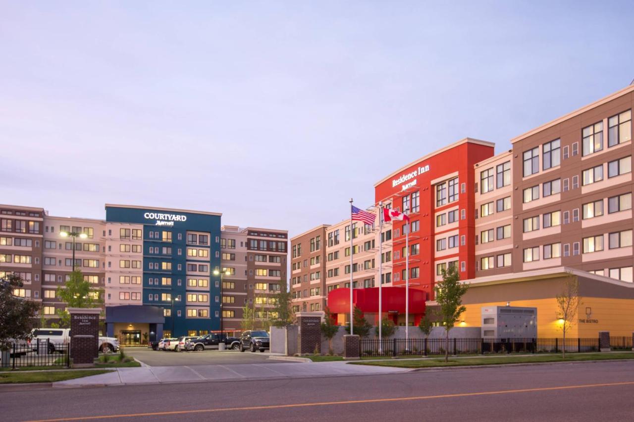 Courtyard By Marriott Calgary South Hotel Ngoại thất bức ảnh