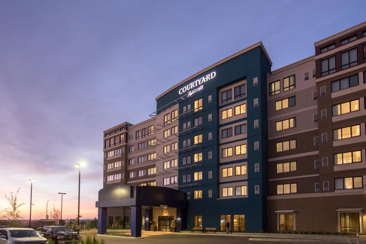 Courtyard By Marriott Calgary South Hotel Ngoại thất bức ảnh