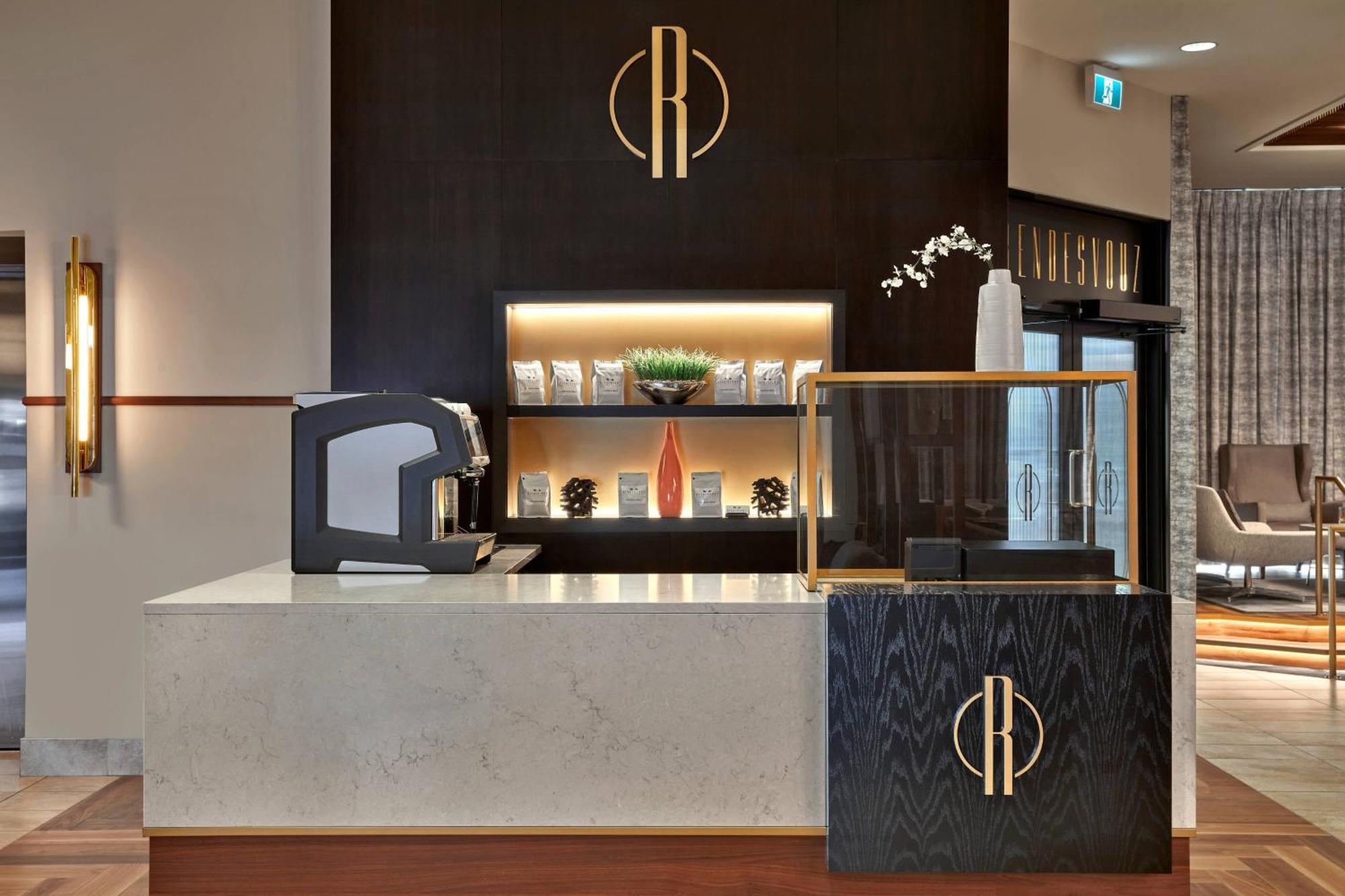 Courtyard By Marriott Calgary South Hotel Ngoại thất bức ảnh