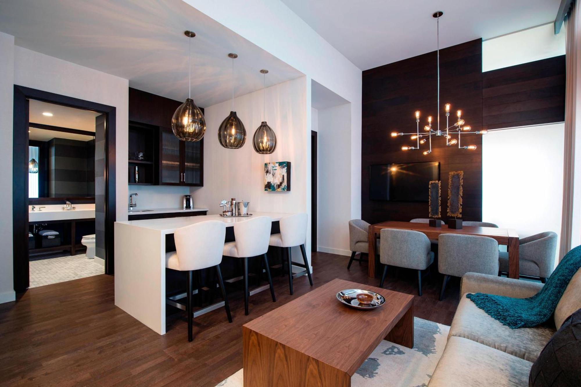 Courtyard By Marriott Calgary South Hotel Ngoại thất bức ảnh