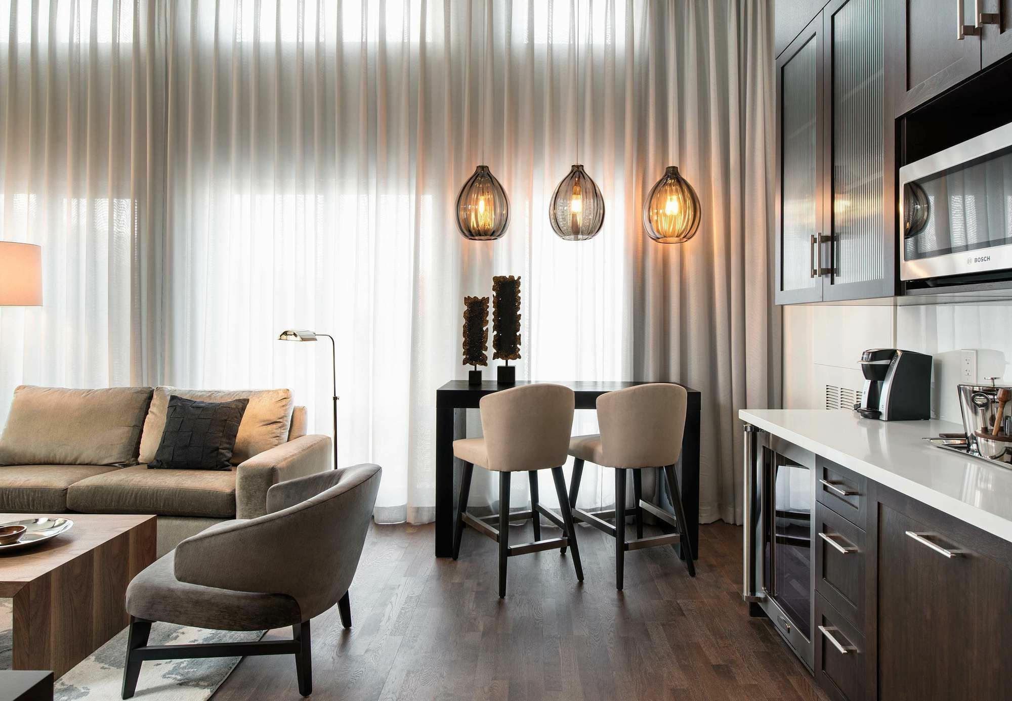 Courtyard By Marriott Calgary South Hotel Ngoại thất bức ảnh